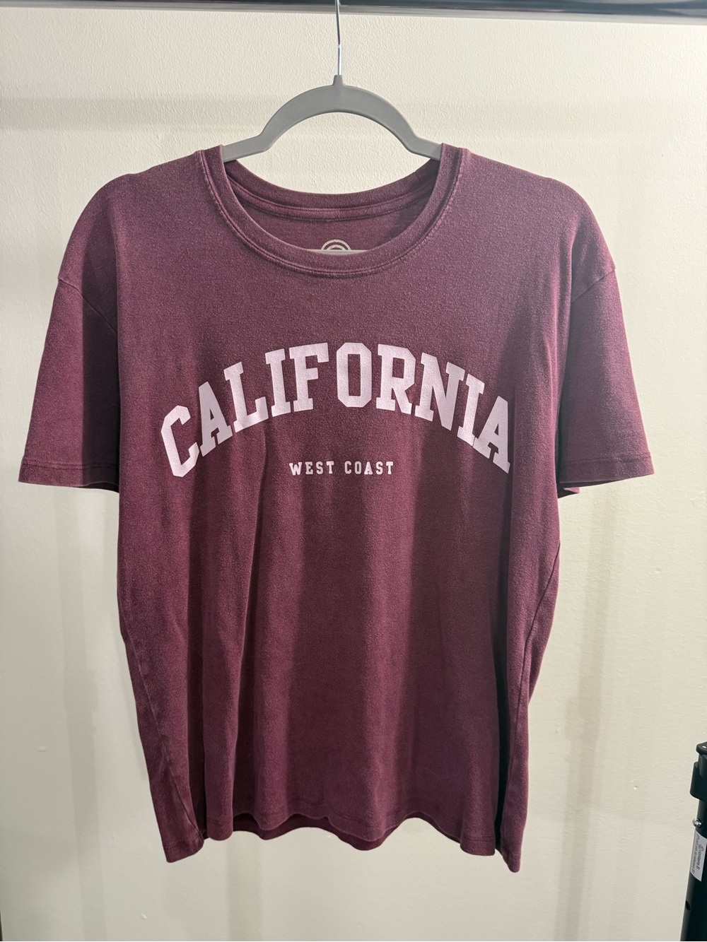 California Graphic Tee - Burgundy Short Sleeve